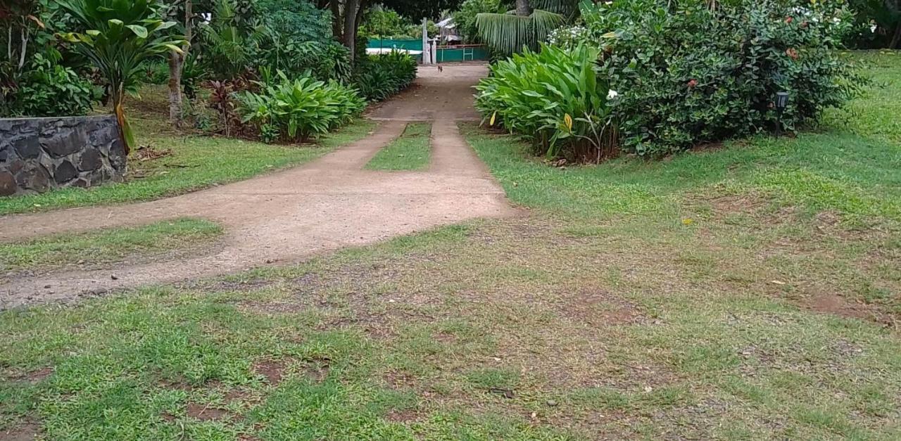 Fare Mihimana Hotel Vai'are ภายนอก รูปภาพ